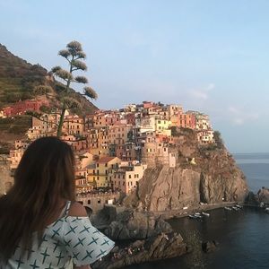 Meet your Posher, Antonia